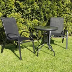 Balkongmöbelset med bord och stolar