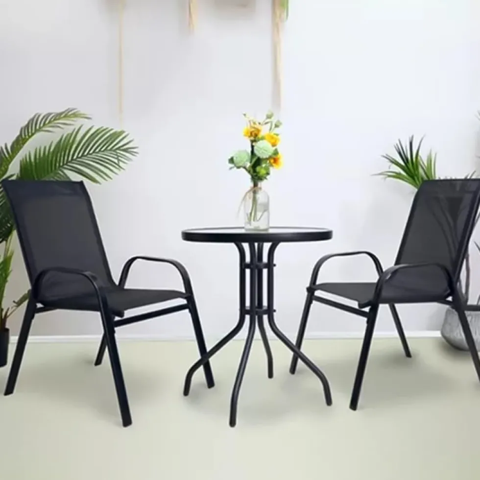 Balkongmöbelset med bord och stolar