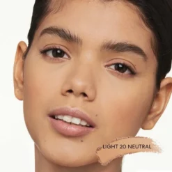 BareMinerals BarePro 24-Hour Skin-Perfecting Powder Foundation Light 20 Neutral