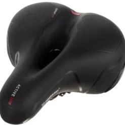 Cykelsadel med sätesskydd och reflex