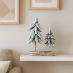 Dekorativa julgranar 2-pack med snöeffekt på träbas 34x28x9 cm