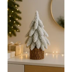 Dekorativ julgran 30 cm snötäckt med träfot bordsdekoration