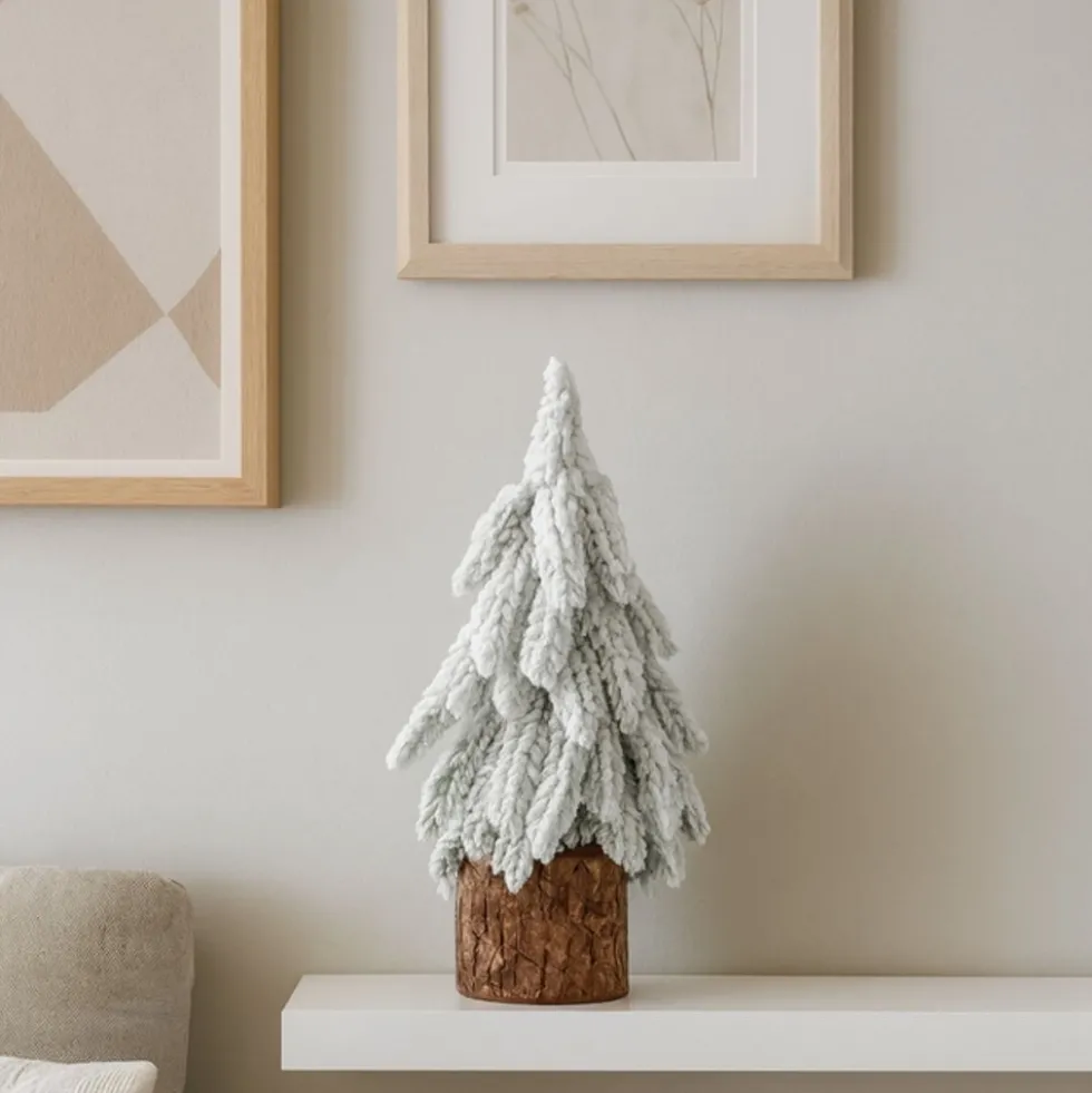 Dekorativ julgran 30 cm snötäckt med träfot bordsdekoration