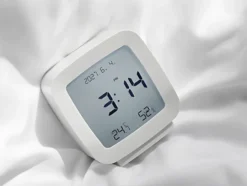 Digital väckarklocka LCD med datum temp luftfuktighet vit 8x8,5 cm