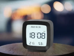 Digital väckarklocka LCD med datum, temperatur & luftfuktighet svart