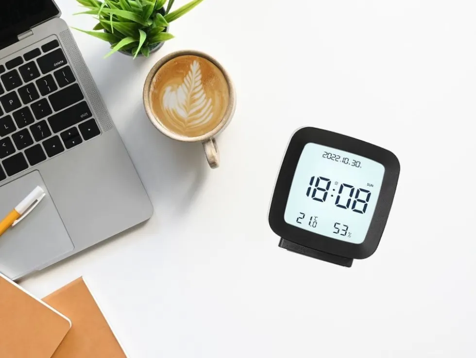 Digital väckarklocka LCD med datum, temperatur & luftfuktighet svart
