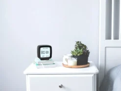 Digital väckarklocka LCD med datum, temperatur & luftfuktighet svart