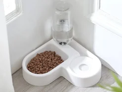 Dubbel matskål hund/katt med vattenautomat 500 ml plast 33 cm