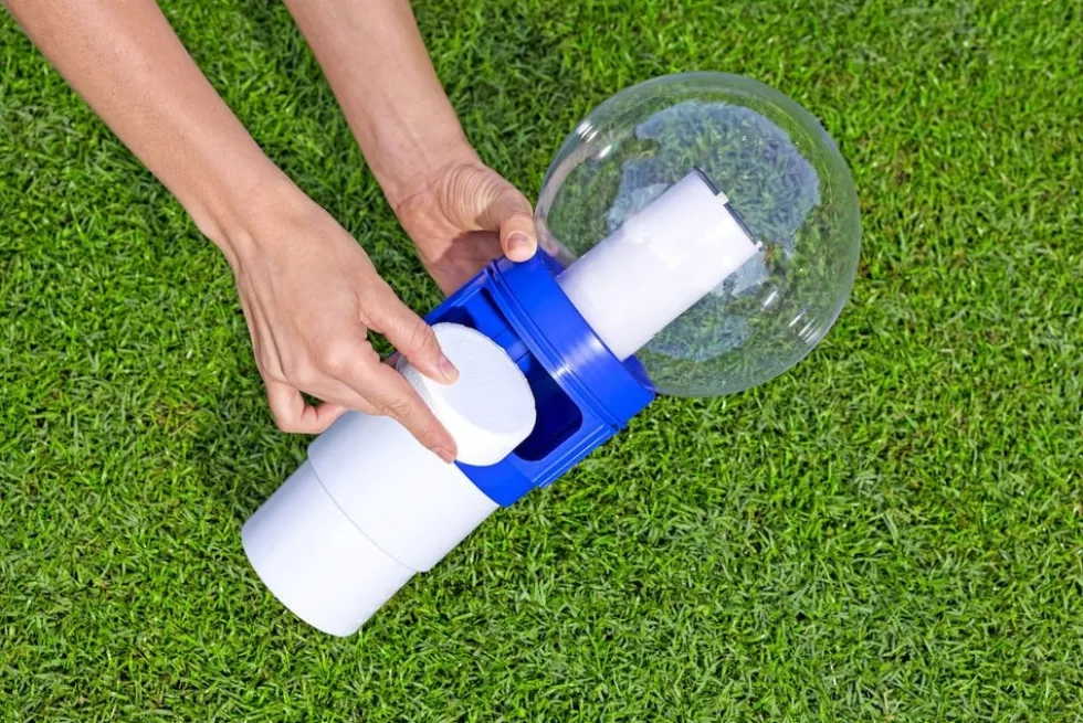 Flytande klor/bromdispenser solcell med LED för 7,6 cm tabletter