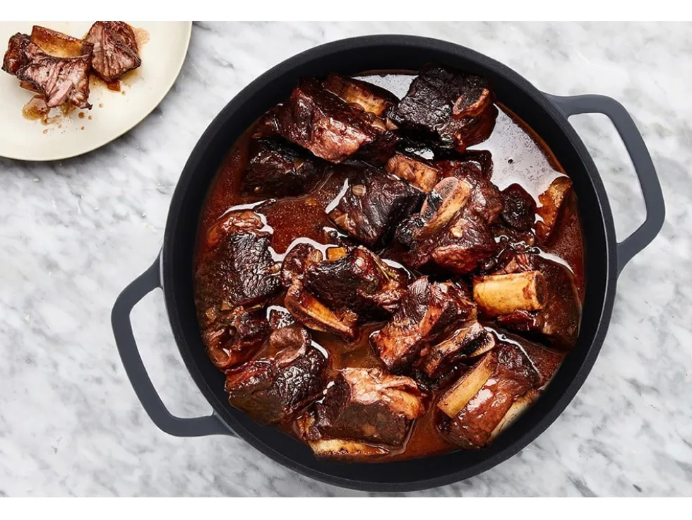Gryta med lock 2,2 liter för induktion och ugn