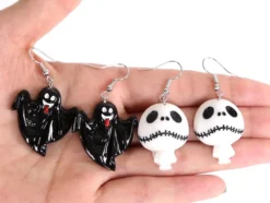 Halloween örhängen i plast 2-pack, välj motiv (spöke/pumpa/skelett)