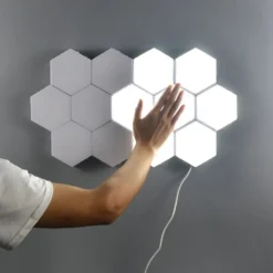 Hexagon LED vägglampa / RGB ljuspanel med app och fjärrkontroll