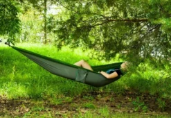 Hängmatta för camping med fodral och karbinhakar