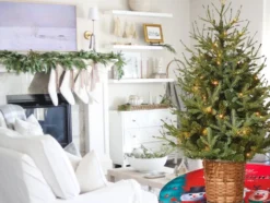 Julgransmatta rund 120 cm i tunn textil, julmotiv slumpas