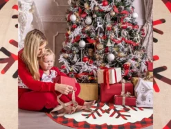 Julgransmatta rund 120 cm i tunn textil, julmotiv slumpas