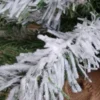 Konstgjord julgran bordsgran 50 cm med snöeffekt träfot