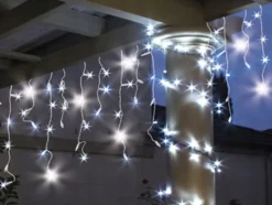 LED ljusgardin icicle 300 LED kallvit 10,4 m vit kabel 8 lägen