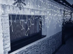 LED ljusgardin icicle 300 LED kallvit 10,4 m vit kabel 8 lägen