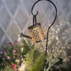 Ljuslykta / Vattenkanna med LED och solcell