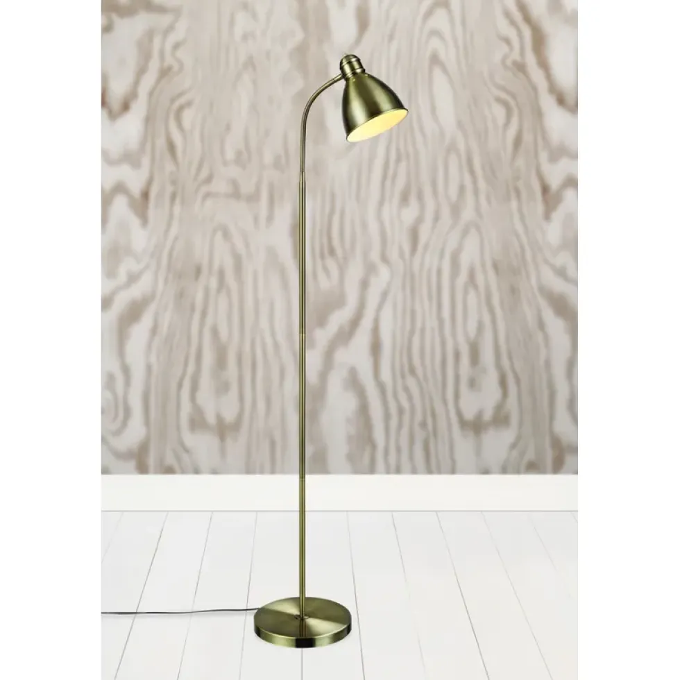 Markslöjd Nitta golvlampa