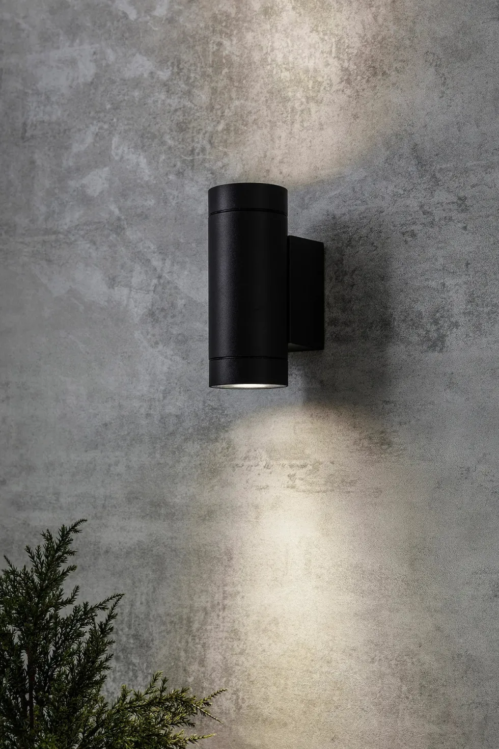 Markslöjd Pipe fasadlampa 2L svart