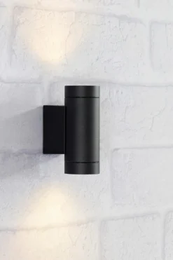 Markslöjd Pipe fasadlampa 2L svart