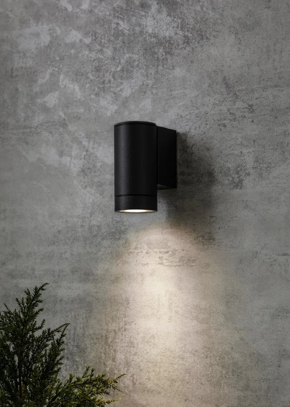 Markslöjd Pipe fasadlampa 1L svart