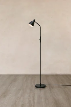 Markslöjd Story golvlampa