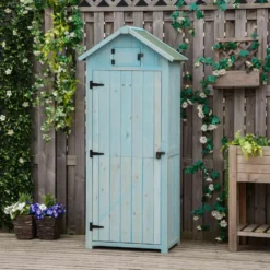 Outsunny trädgårdsskjul för utomhusbruk, redskapsskjul i trä, 3 hyllor, 2 dörrar med spärrar, sluttande bitumentak, 77L x 54B x 179H cm, behandlad gran, blå