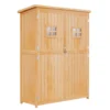 Outsunny trädgårdsskjul i trä, trädgårdsskåp, mått: 127,5L x 50B x ​​164H cm, 2 hyllor, 2 dörrar, 2 fönster, vattentätt bitumentak, massivt, föroljat granträ, naturträ