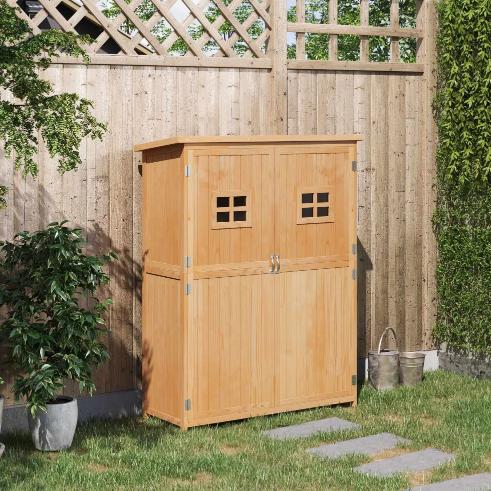 Outsunny trädgårdsskjul i trä, trädgårdsskåp, mått: 127,5L x 50B x 164H cm, 2 hyllor, 2 dörrar, 2 fönster, vattentätt bitumentak, massivt, föroljat granträ, naturträ