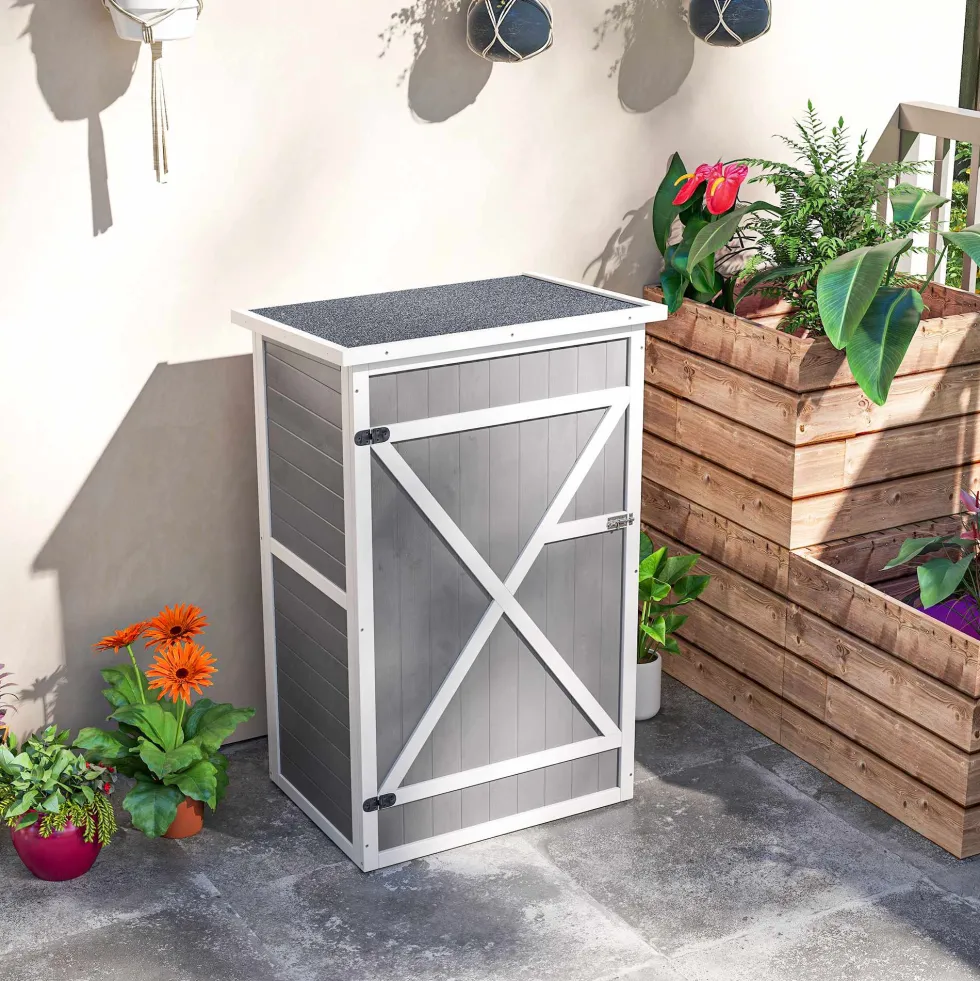 Outsunny trädgårdsskjul/redskapsskjul, oljat granträ, sluttande bitumentak - Stor låsbar dörr med spärr - 2 hyllor - Mått: 75L x 56B x 115H cm
