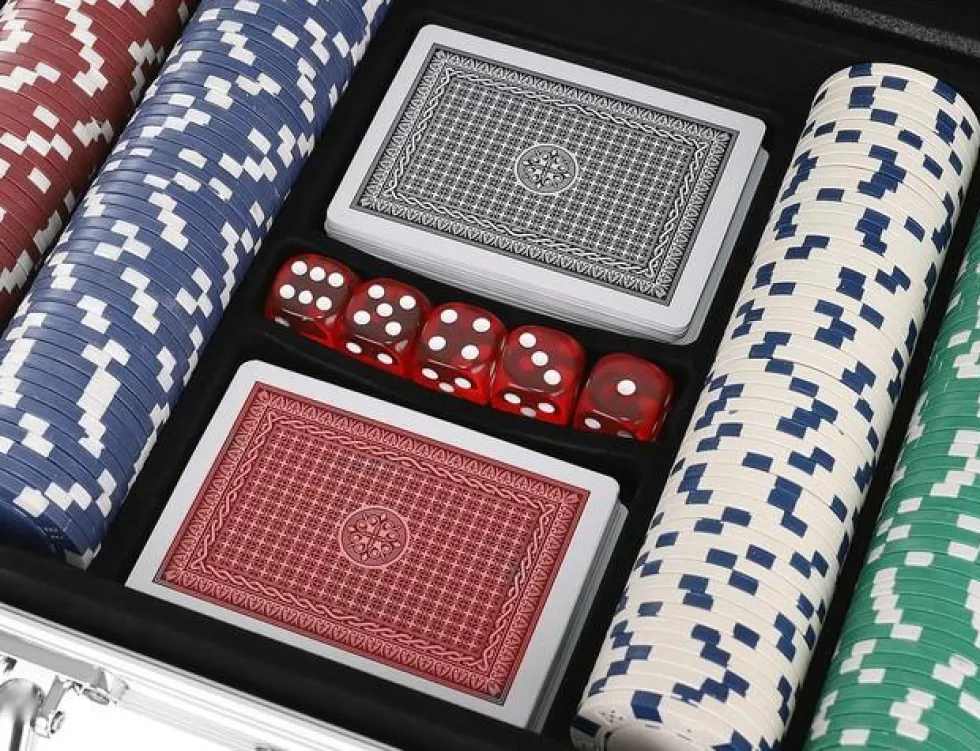 Pokerset med 300 marker och väska