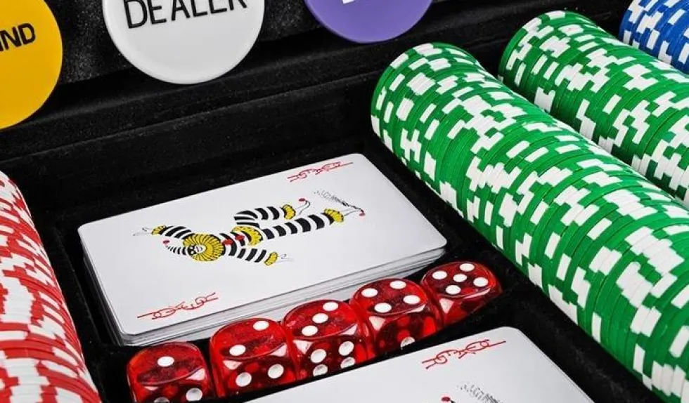 Pokerset / Poker med väska och tillbehör