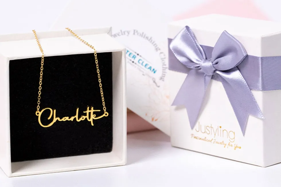 Presentkort på 400 kr - Designa ditt eget halsband med valfritt namn