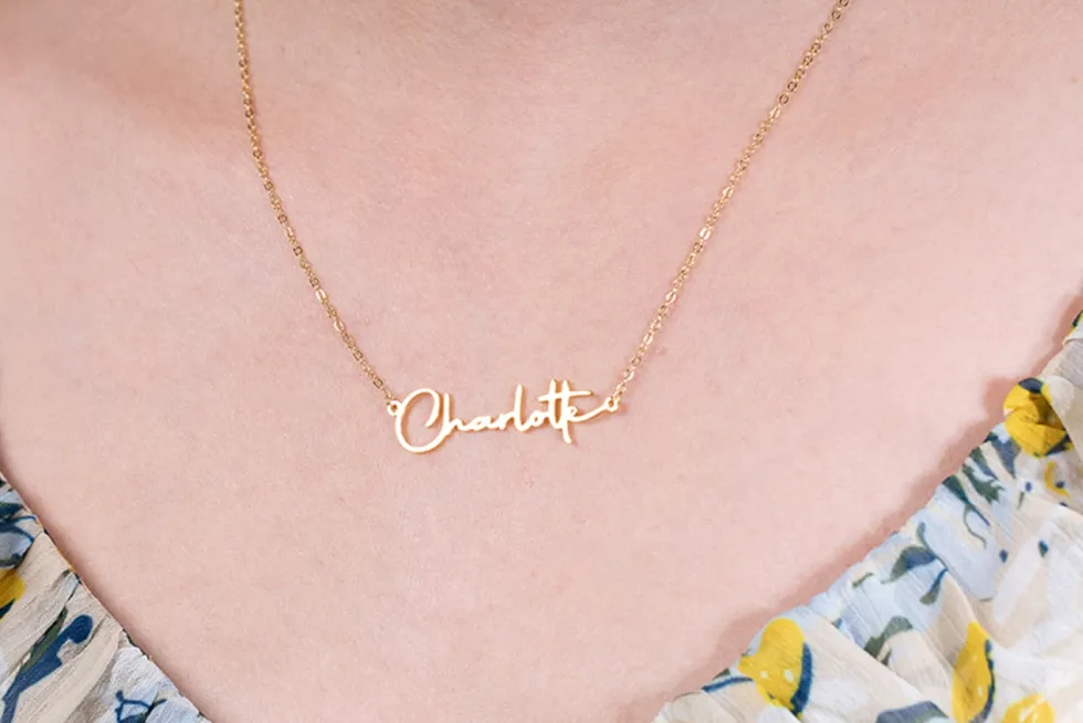 Presentkort på 400 kr - Designa ditt eget halsband med valfritt namn