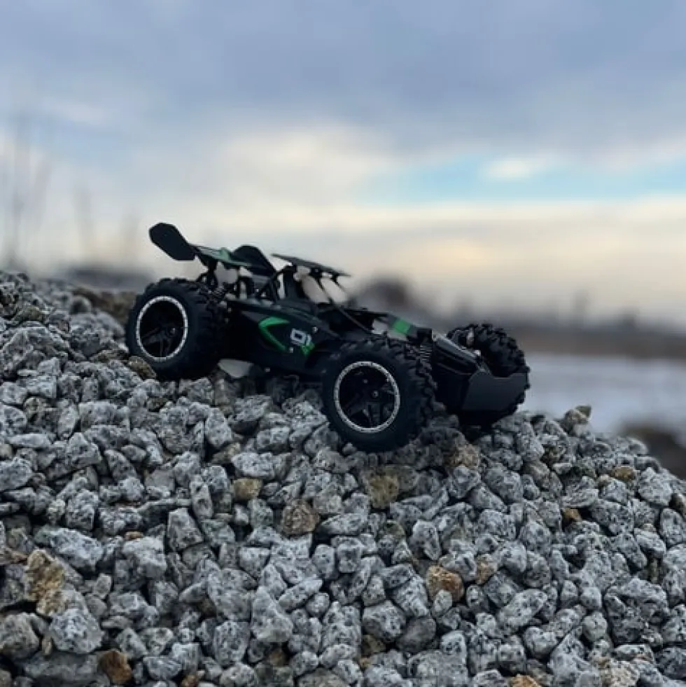 Radiostyrd Crawler Off-Road bil i skala 1:18