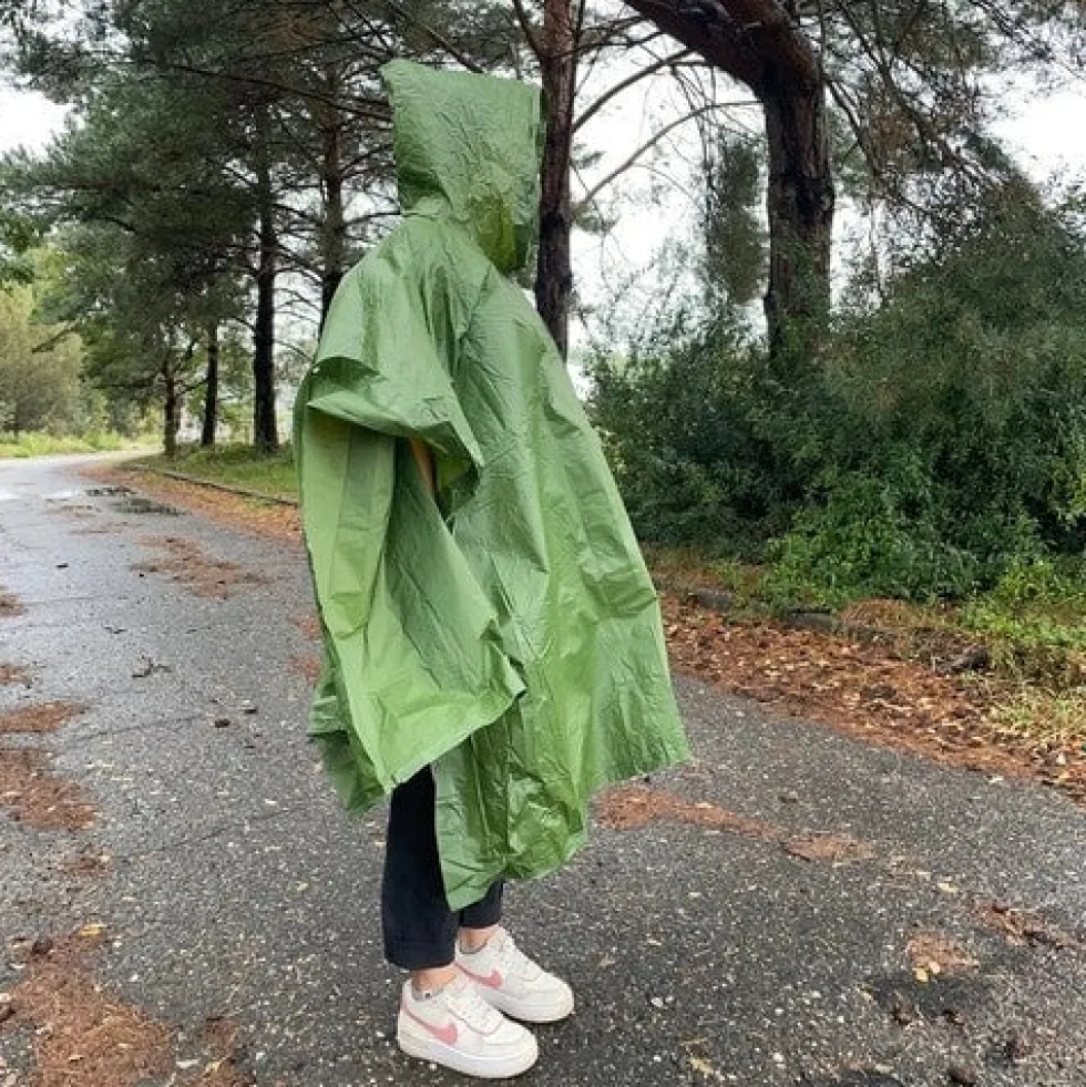 Regnponcho PVC grön 127x100 cm unisex med knappar