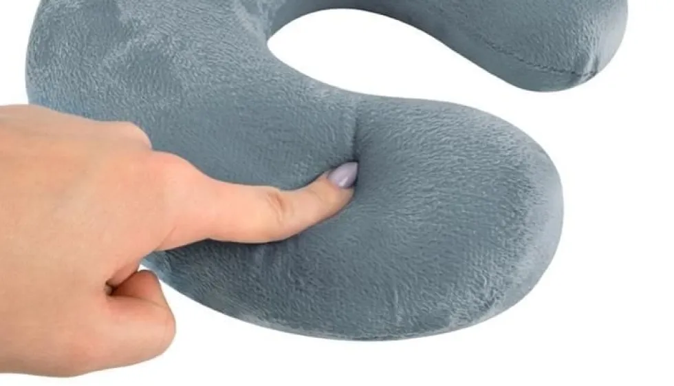 Resekudde med memory foam