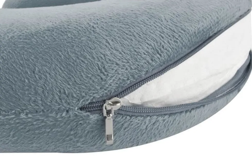 Resekudde med memory foam