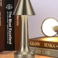Retro Uppladdningsbar Bordslampa i Metall Dimbar Silver