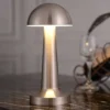 Retro Uppladdningsbar Bordslampa av Metall Dimmer Silver