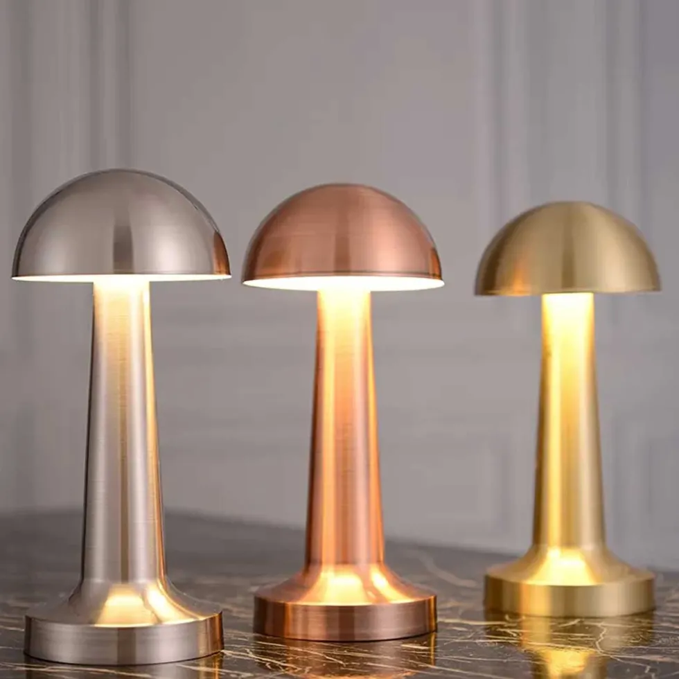 Retro Uppladdningsbar Bordslampa av Metall Dimmer Silver