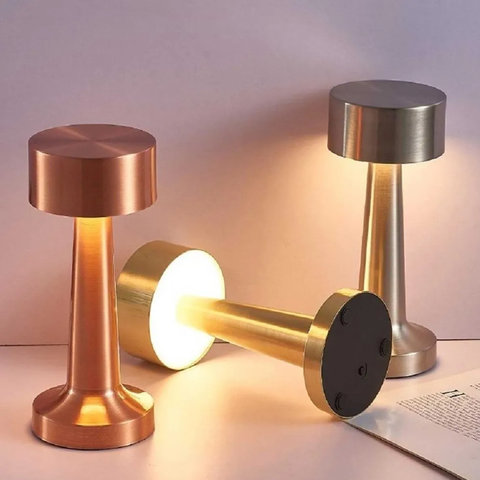 Retro Uppladdningsbar Bordslampa av Metall Dimmer Koppar