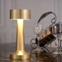 Retro Uppladdningsbar Bordslampa av Metall Dimmer Guld