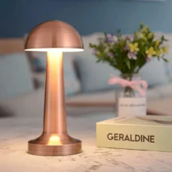 Retro Uppladdningsbar Bordslampa av Metall Dimmer Koppar