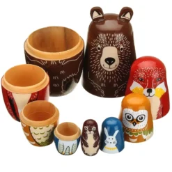 Ryska dockor / Matryoshka i trä med skogsdjur
