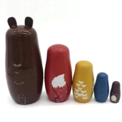 Ryska dockor / Matryoshka i trä med skogsdjur