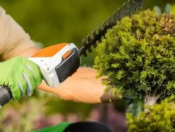 Sladdlös grästrimmer och häcksax 2i1
