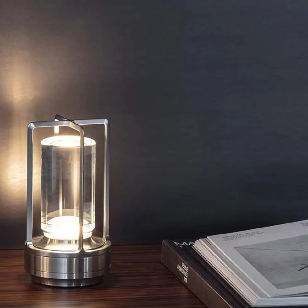Sladdlös LED Lampa - Uppladdningsbar Bordslampa i Metall Lykta Silver